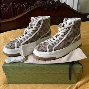 💯 Authentic New Men’s Gucci TENNIS 1977 TRECK HIGH GG JACQUARD SNEAKER Size 10.5